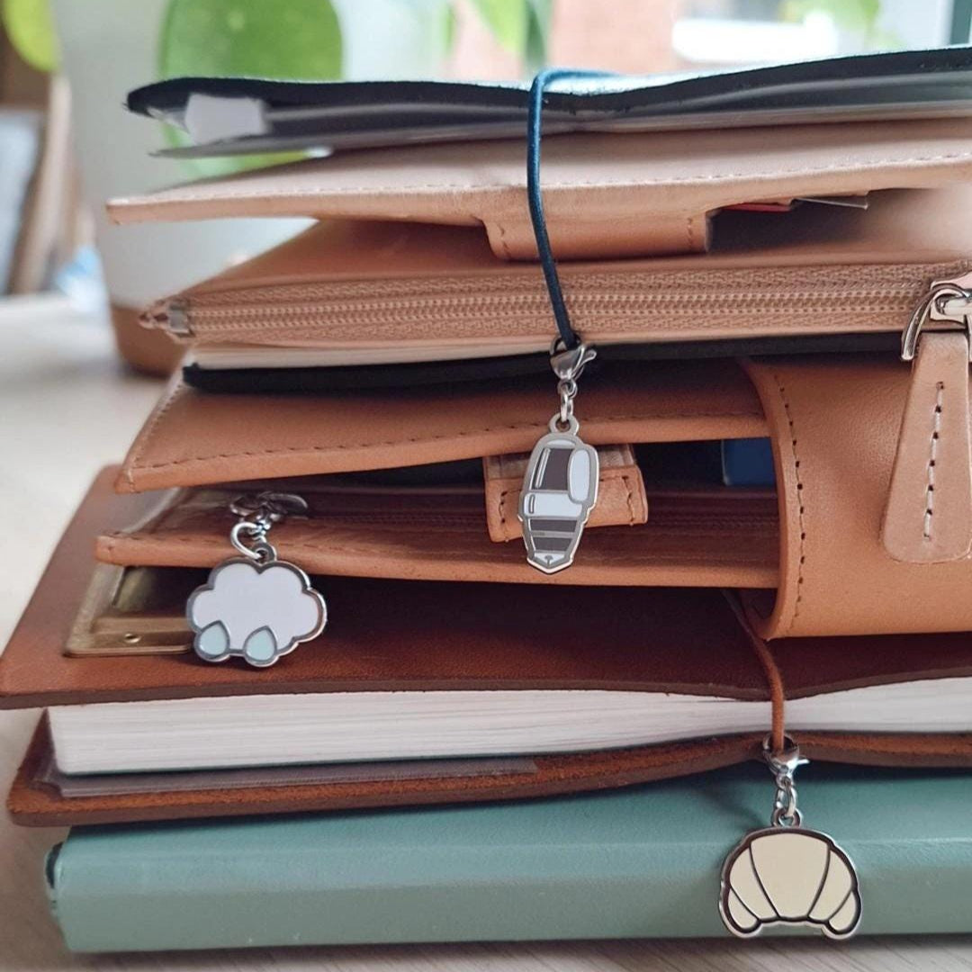 FOUNTAIN PEN CHARM
