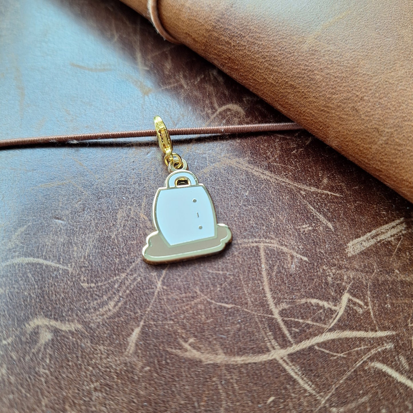 Spilled Mug charm - GOLD