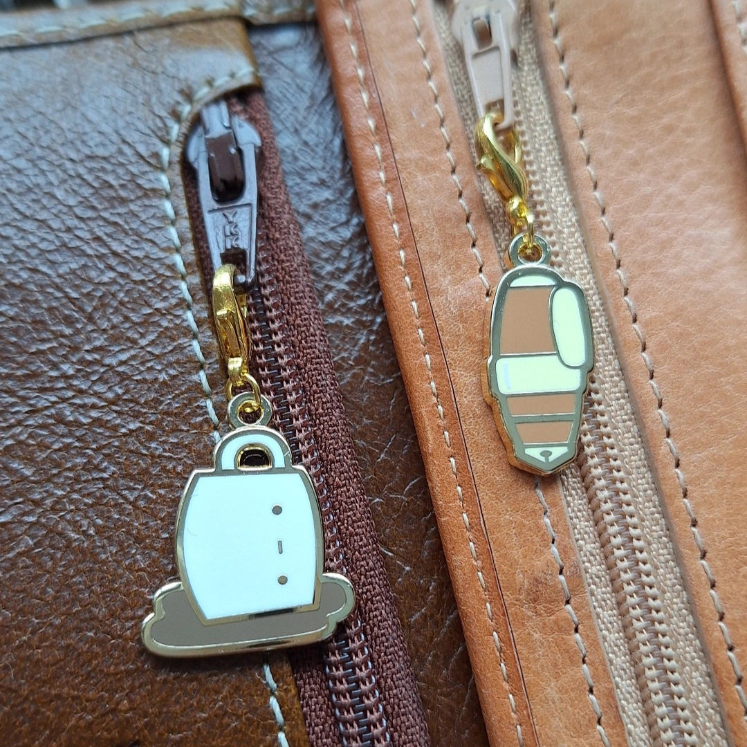 Spilled Mug charm - GOLD