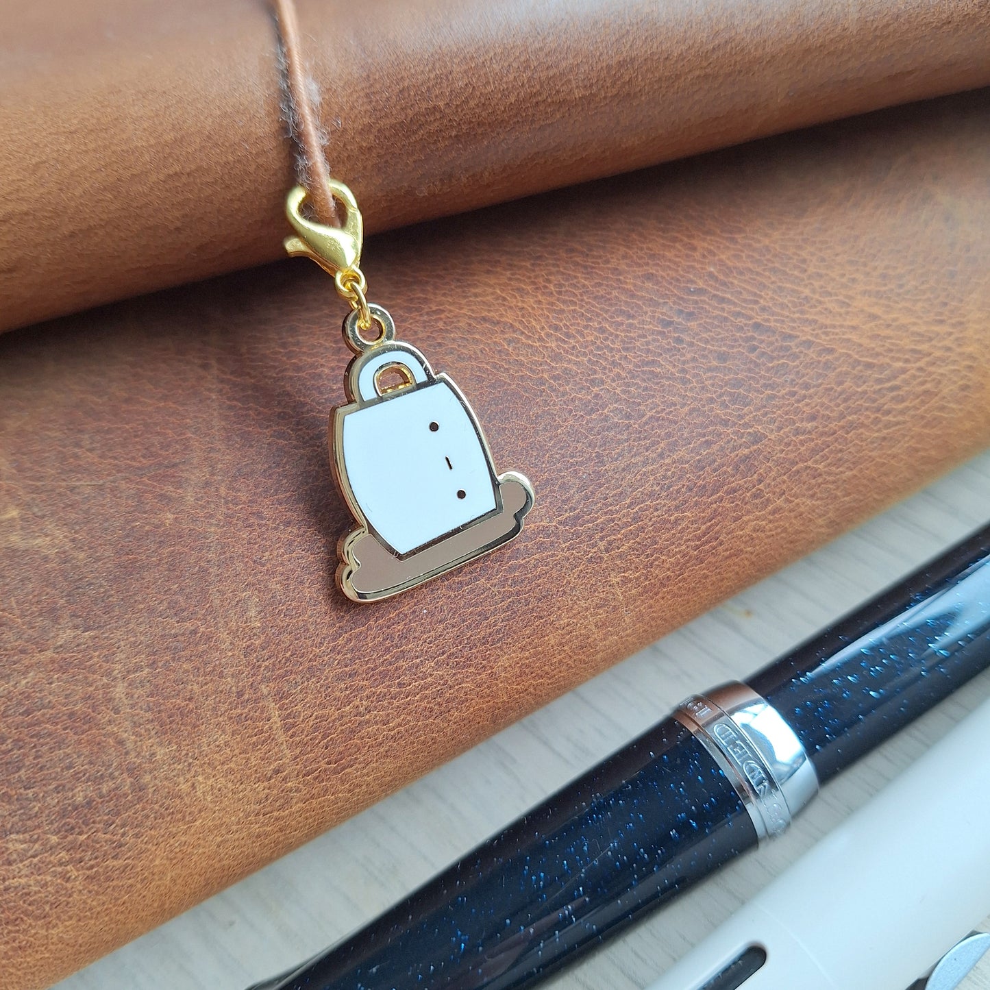 Spilled Mug charm - GOLD