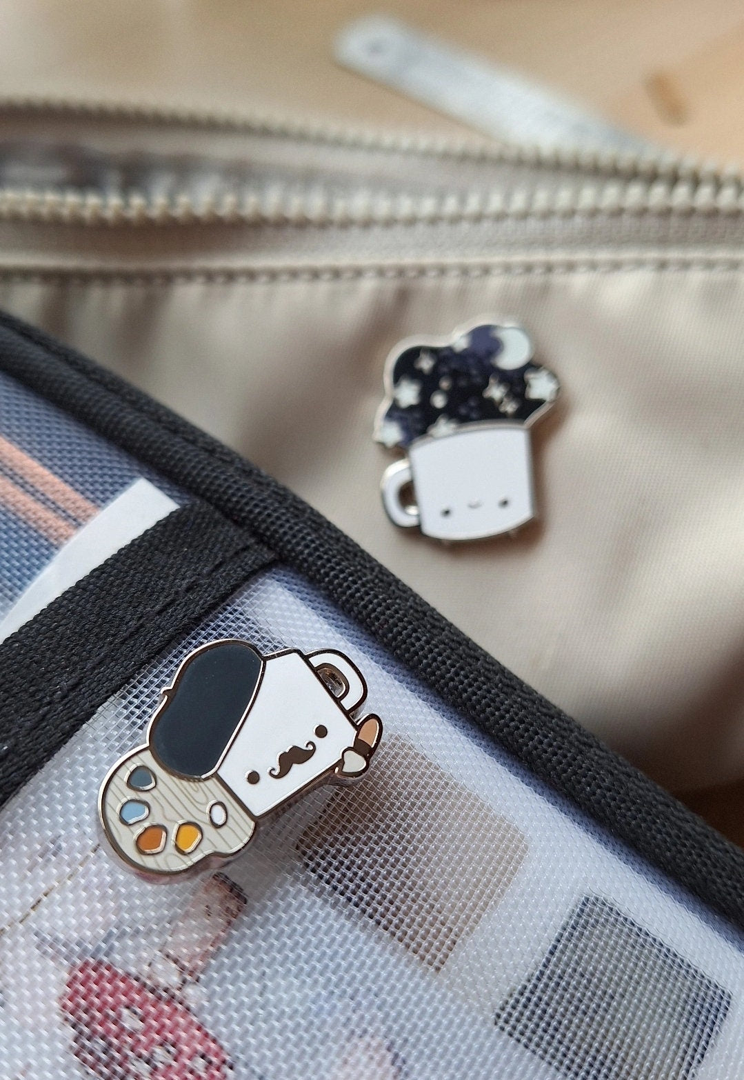"Make Art"  ENAMEL PIN